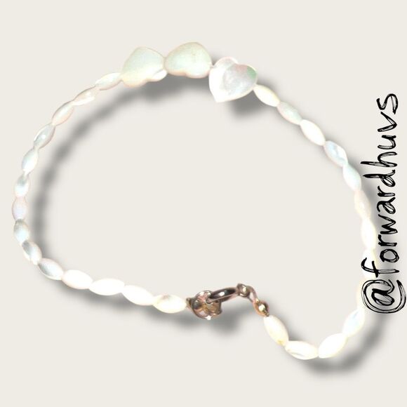 Mother of Pearl Heart Bracelet 9.75” Long - Picture 5 of 9